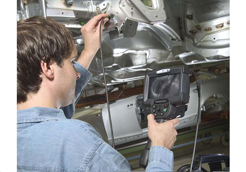 在汽車行業(yè)使用XLG3工業(yè)視頻內(nèi)窺鏡的檢測現(xiàn)場圖 在汽車行業(yè)使用XLG3工業(yè)視頻內(nèi)窺鏡的檢測現(xiàn)場圖