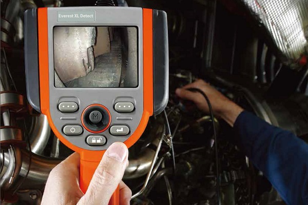 操作工業內窺鏡實施檢測 操作工業內窺鏡實施檢測